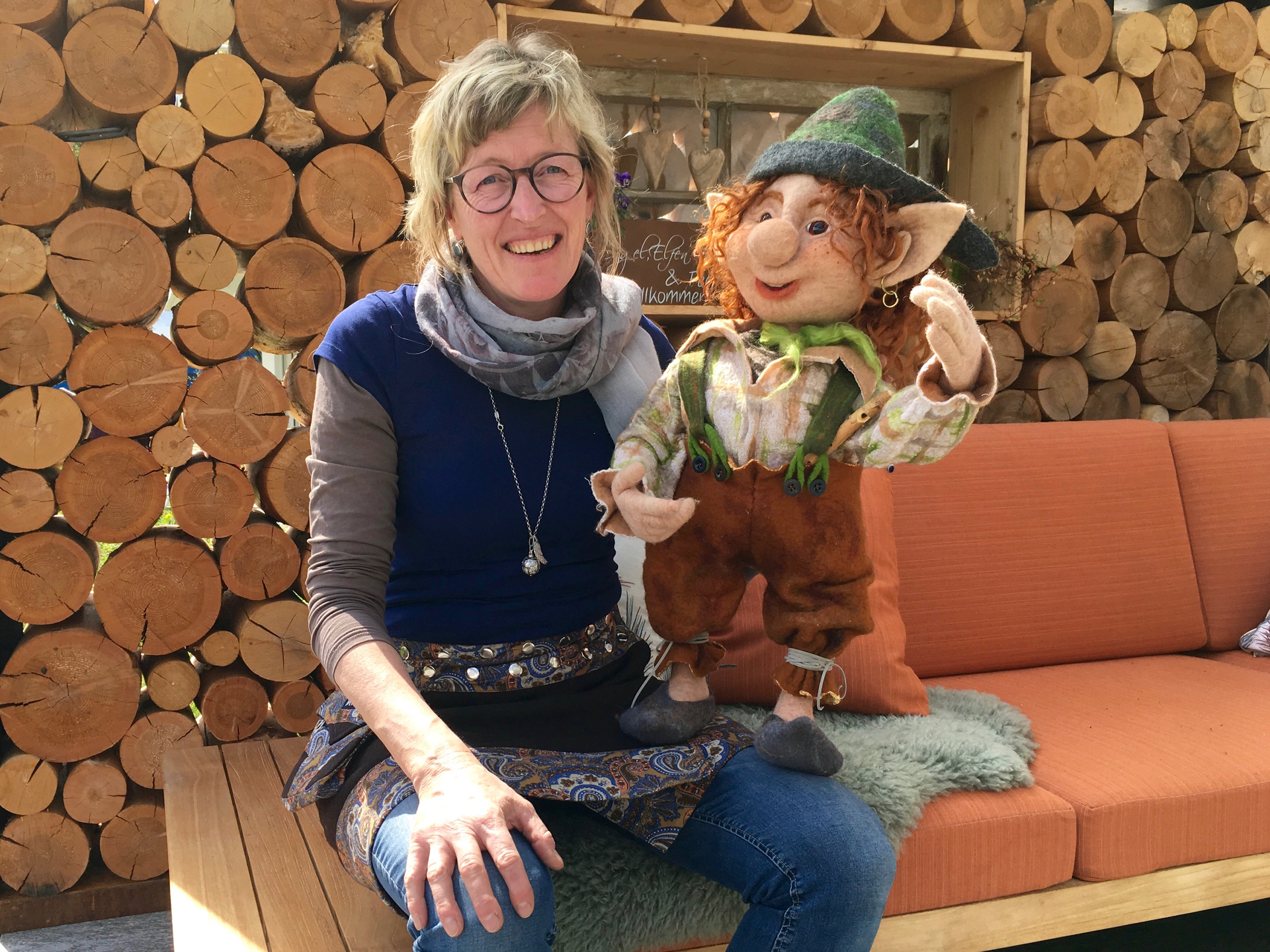 Heidi mit einem Filzzwerg