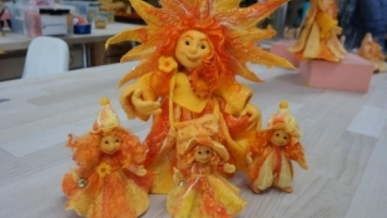 Sonne oder drei Sonnenstrahlkinder